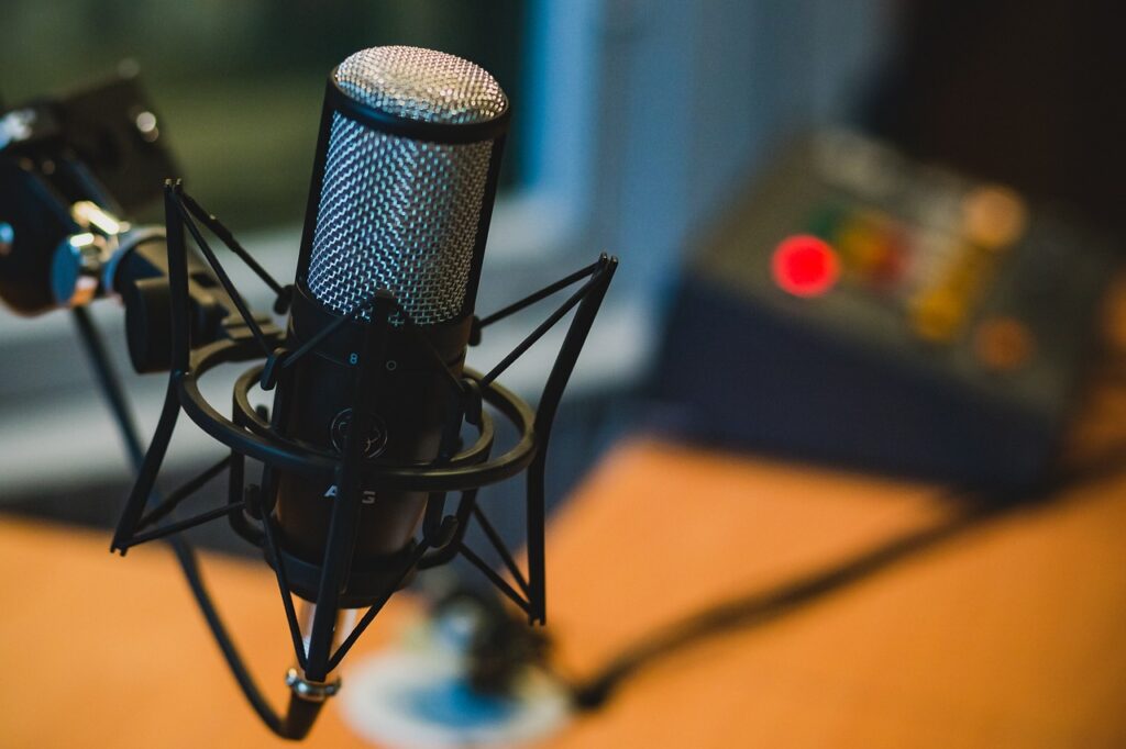 How to Make Money Podcasting: A Beginner's Guide